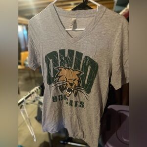 Ohio University Bobcats V-neck t-shirt size small, gray